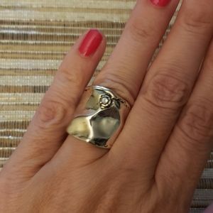 Grace&heart Crinkle in Time Ring size 7